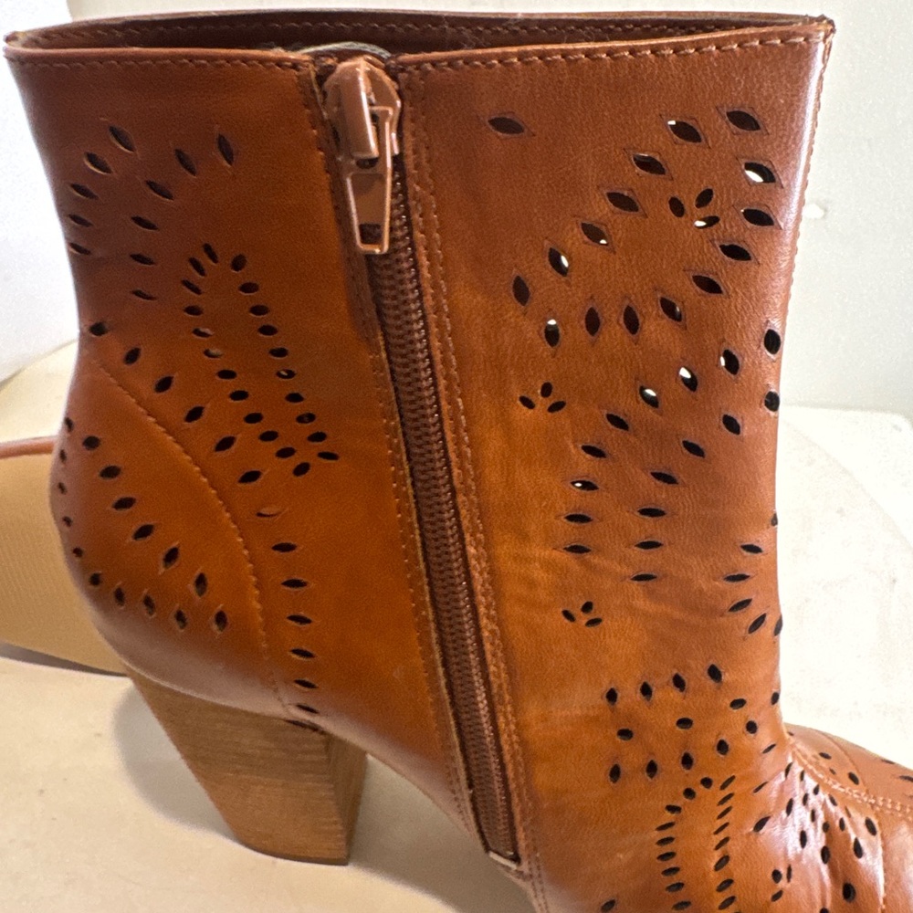 Carlos By Carlo Santana Women's Taryn Pointed Toe Ankle Fashion Boots Brown 8 - Picture 10 of 10